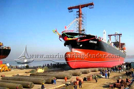 คุณภาพ  Black Customized Ship Launching Airbag Lifting And Moving Marine Rubber Airbag โรงงาน