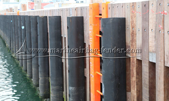 เครื่องปักยางประเภท D ที่กําหนดเอง เครื่องปักยางแข็งทางทะเล สําหรับการป้องกันเรือ