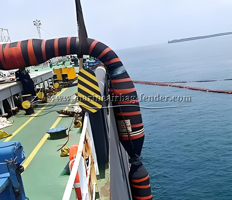 ไมโครเวฟ Extruded Floating Oil Hose กล่องส่งสารเคมีแบบยืดหยุ่น 12bar
