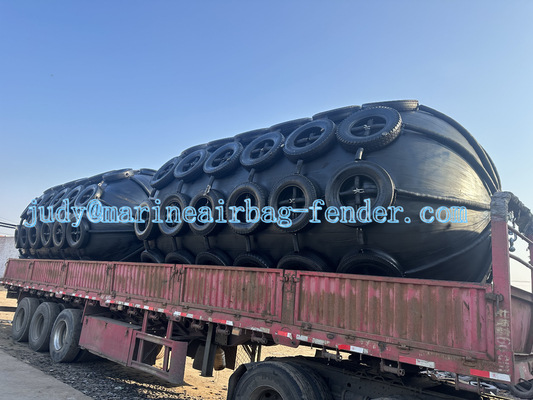 ความยืดหยุ่นสูง Fender ยาง inflatable ทะเลสําหรับการใช้งานนอกทะเล การทํางานง่าย