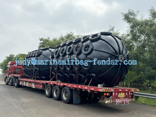 ความยืดหยุ่นสูง Fender ยาง inflatable ทะเลสําหรับการใช้งานนอกทะเล การทํางานง่าย